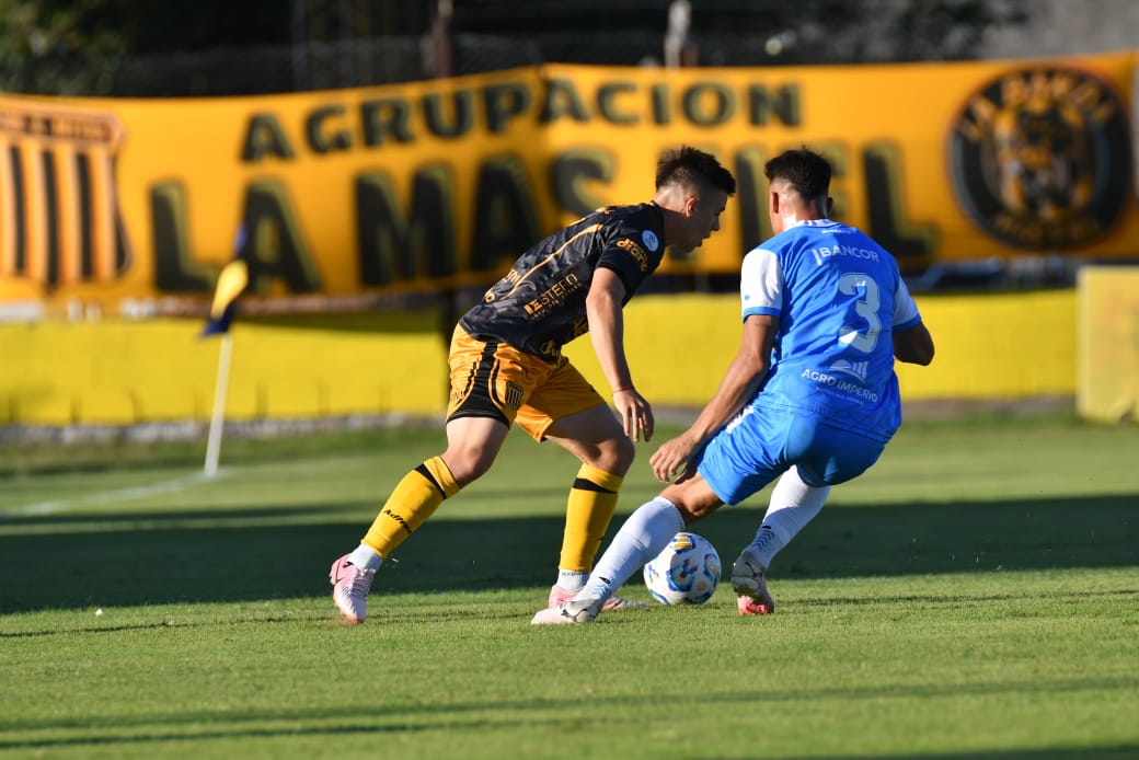 Mitre se tuvo que conformar con un empate en el 8 de Abril ante Estudiantes (RC)