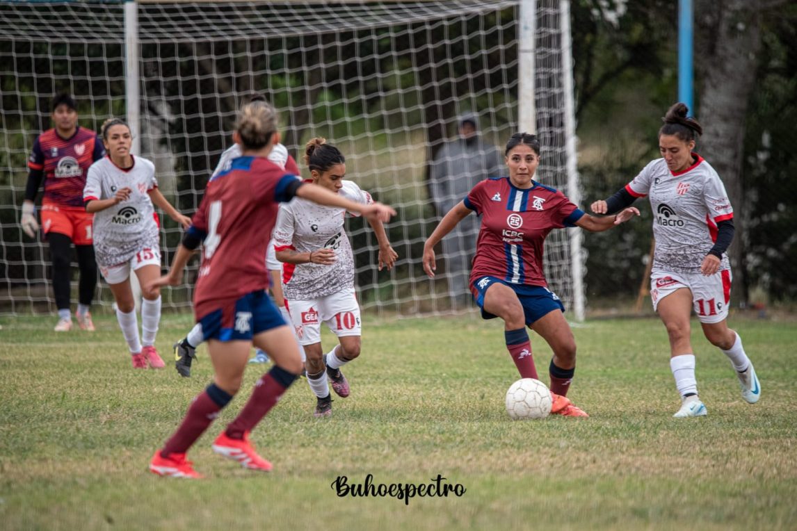 Fútbol Femenino: Fiorella Bargas Aseguin cumplió su sueño y debutó en la primera de Talleres