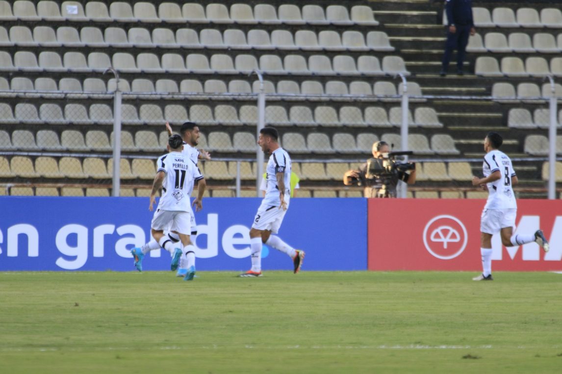 Central Córdoba derrotó a Táchira y quedó a un paso de una histórica clasificación a Octavos