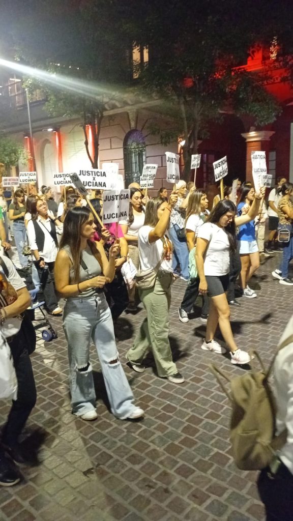 “Basta de chicanas judiciales”: Nuevas consignas en otra marcha en pedido de justicia por Luciana Torres