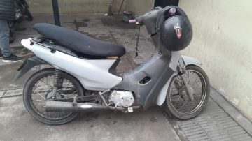 Secuestran moto que circulaba con patente falsa en pleno centro de la ciudad