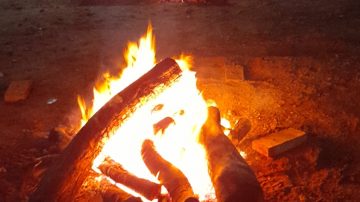 “La Noche de los Fuegos” en Sumampa: La antesala a conocer el mejor asado con cuero y locro criollo