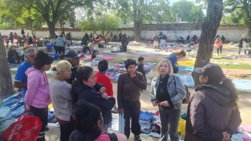 Feriantes bandeños siguen sin respuestas del intendente Nediani y escala el conflicto