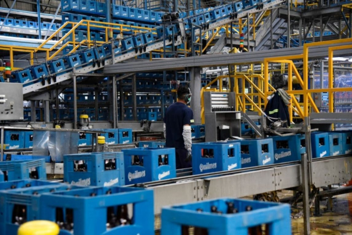 La cervecería Quilmes, en crisis por desplome de ventas: Detendrá su planta central
