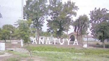 Horror en Añatuya: motociclista persiguió a una joven, la amenazó y abusó de ella