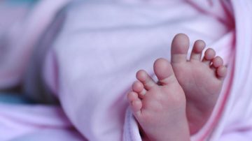 Horror y conmoción: detuvieron a una mujer acusada de asesinar a su beba e incendiar su casa