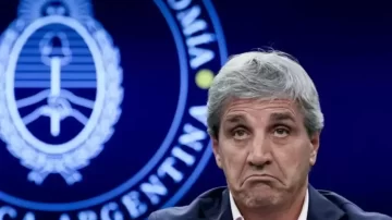 Caputo culpó al “riesgo kuka” por la suba del dólar: “No sé por qué se enojan con nosotros”