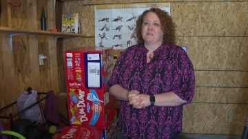 Un niño de 8 años usó la tarjeta de su mamá, pidió 70 mil chupetines y se los llevaron