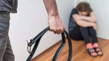 Denuncian a un hombre por golpear con un cinto a su sobrina con síndrome de down