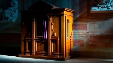 Promulgan ley que obliga a sacerdotes a denunciar abusos conocidos en confesión