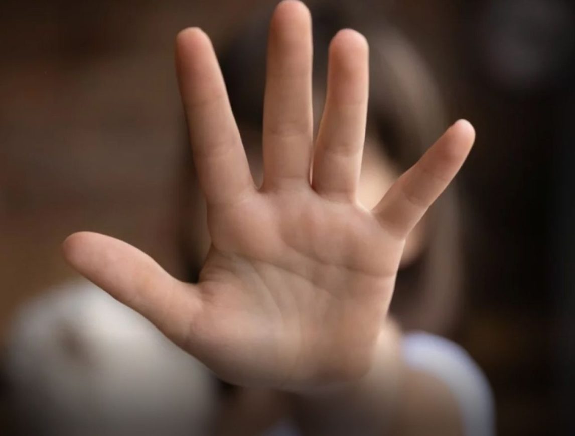 Denunció que su hija de 9 años fue abusada por el novio de su abuela