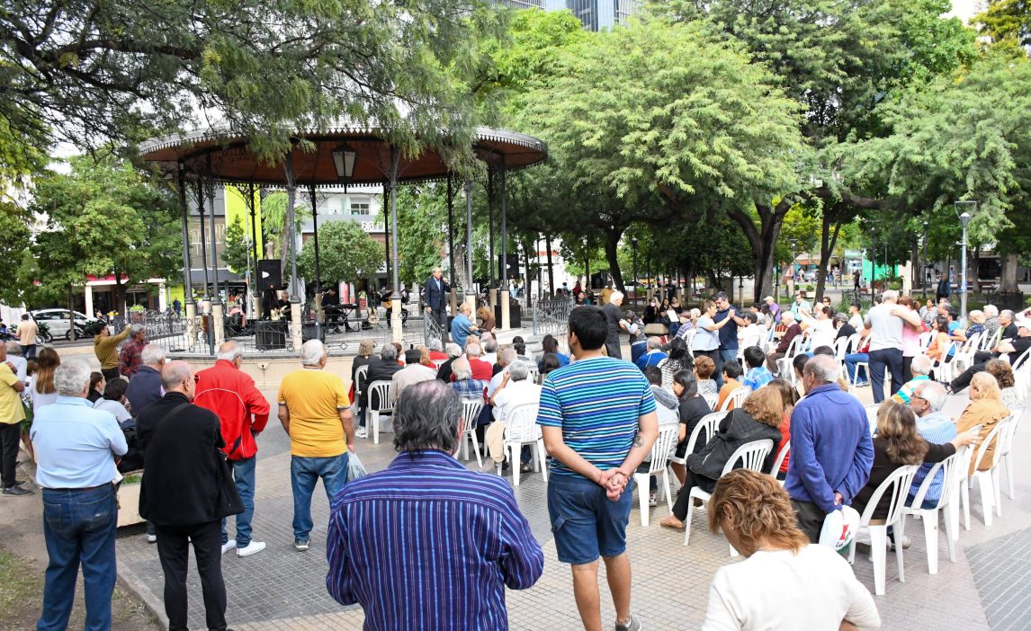 El Día Provincial del Tango tuvo su festejo en la Plaza Libertad