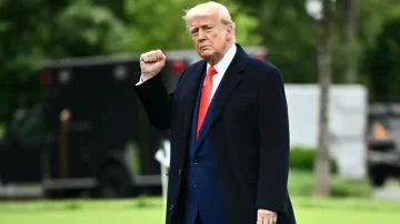 Trump extiende hasta el 9 de julio el retraso del arancel del 50 % para la UE