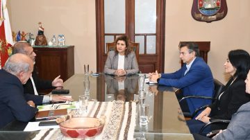 La intendente Fuentes recibió en el salón de acuerdos a las autoridades de la escuela agrícola de la Unse