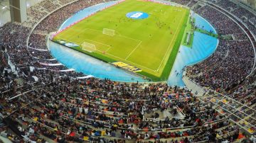 Qué manera de ver  “doble casaca” en el estadio Único