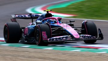 En una práctica muy interrumpida, Franco Colapinto finalizó 19 en la FP1 del Gran Premio de Azerbaiyán