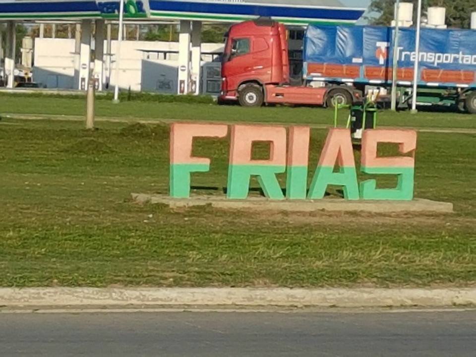 Frías: Un sujeto amenazó con un hacha y un cuchillo a adolescentes