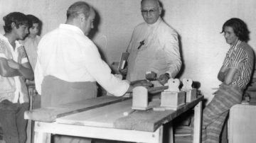 Gottau, el obispo que descansa en Añatuya está a un paso de ser santo