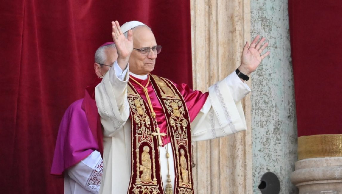 ¡El Papa es peruano! León XIV recibió su DNI definitivo en 2016
