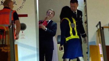 Video: Macron recibe un cachetazo en la cara por su esposa ante las cámaras