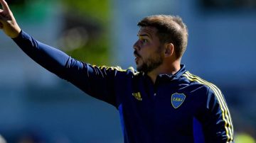 Boca, con Herrón otra vez de DT interino, busca la punta de la Zona A ante Tigre