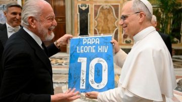 El Papa recibió al plantel del Nápoles tras el título en la Serie A