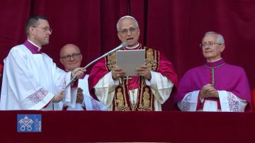 León XIV: el recuerdo del Papa Francisco y un mensaje en español para los peruanos