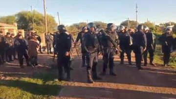 Fuerte y amplio operativo policial para desalojar a personas que intentaron usurpar un terreno privado