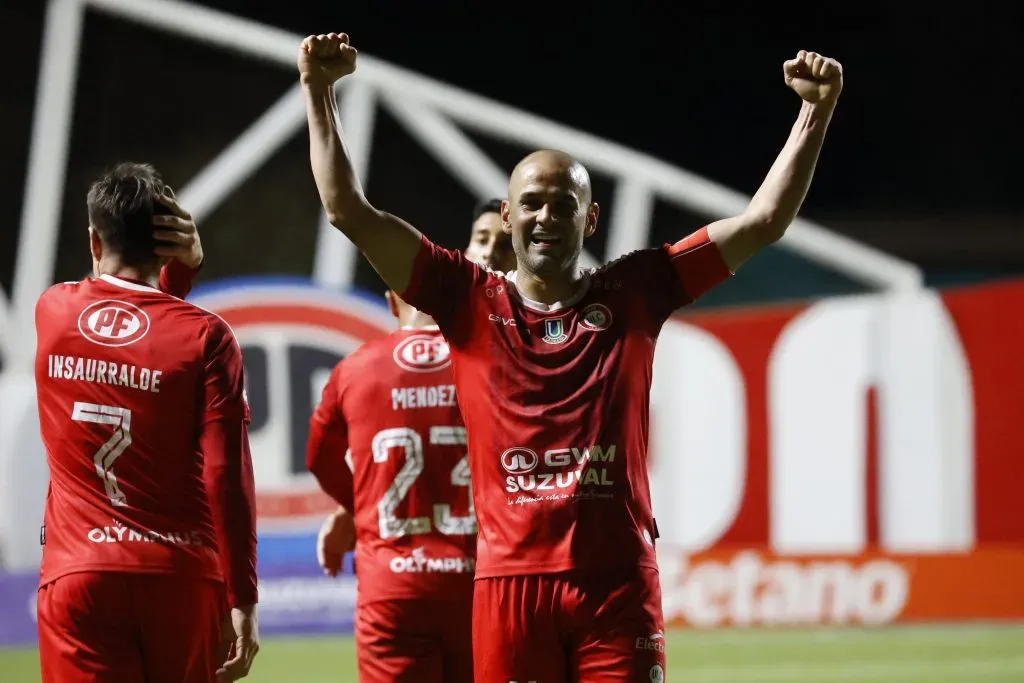 “Sacha” Sáez, a sus 40 años que no para de hacer goles en el fútbol chileno
