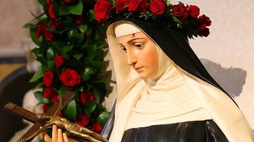 El barrio Jorge Newbery recibe a miles de fieles por la fiesta patronal de Santa Rita de Casia