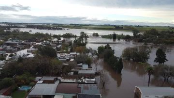 FOTOS |  Impresionante temporal en Buenos Aires: Bullrich; Petri y Kicillof visitan las zonas afectadas