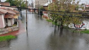 Llueve sin parar: vecinos evacuados, calles anegadas y cortes de luz en el AMBA