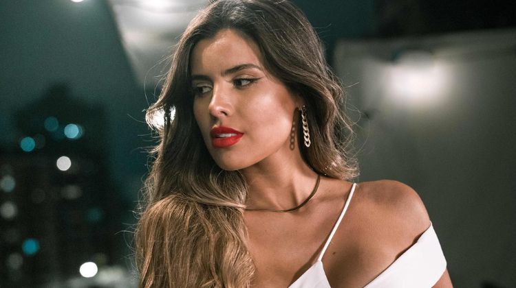 Acusan a la cantante e influencer santiagueña Valentina Olguín de usar datos fiscales de al menos 5 gobernadores para importar ropa desde Estados Unidos