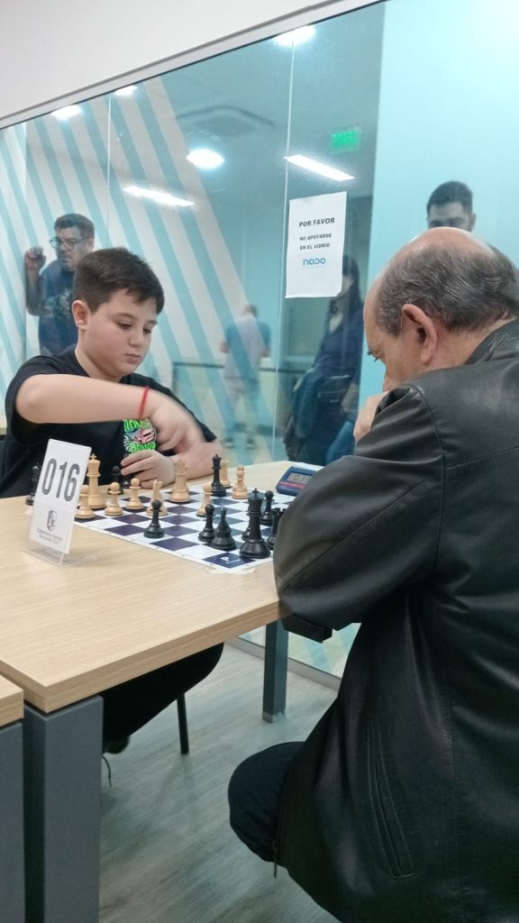 Abraham Gael Nallar, el santiagueño de 9 años que brilla en el ajedrez nacional e internacional