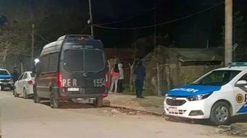 Un hombre se atrincheró junto a su hijo de 4 años