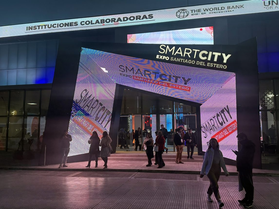 Aerolíneas sumó vuelos especiales por el Smart City Expo Santiago del Estero