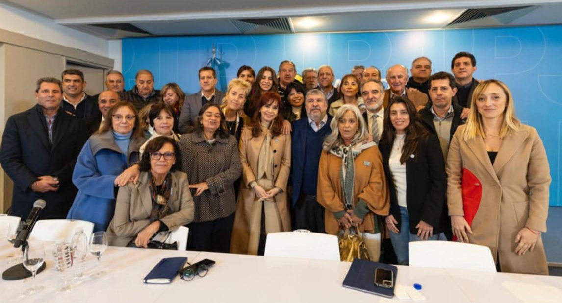 Neder acompañó a Cristina Kirchner en la sede del PJ nacional: “Desde donde le toque estar, seguirá trabajando por la unidad”