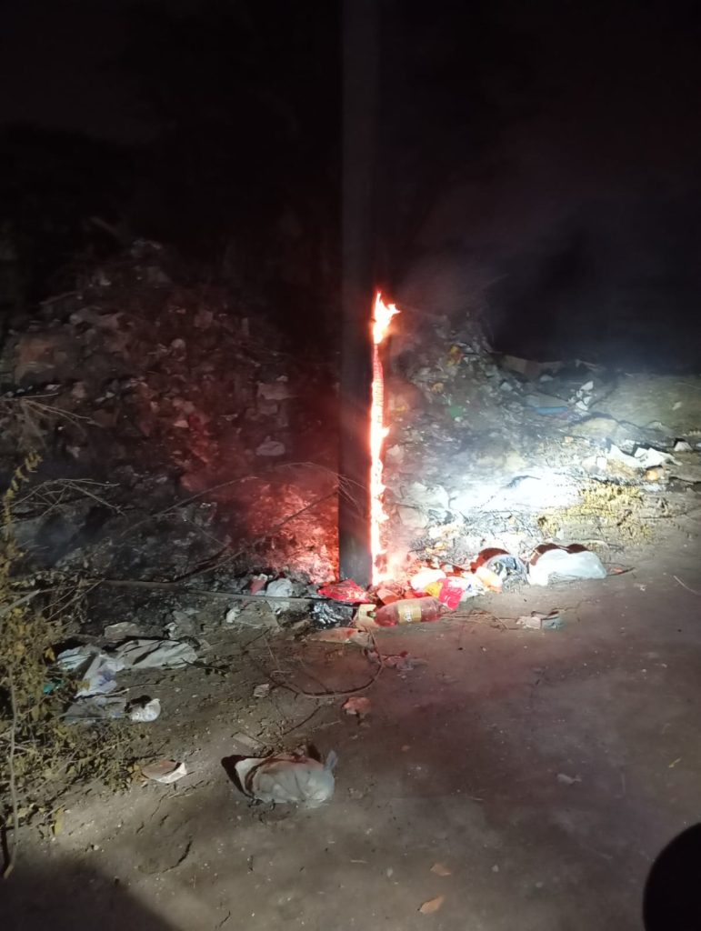 La Banda: incendio de un poste de luz causó temor en los vecinos