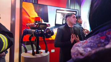 El Cabo Lugones ahora es Bombero: las novedades del robot más atractivo del Smart City