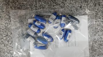 Una pasajera transportaba cocaína en cápsulas y dijo haber ingerido más