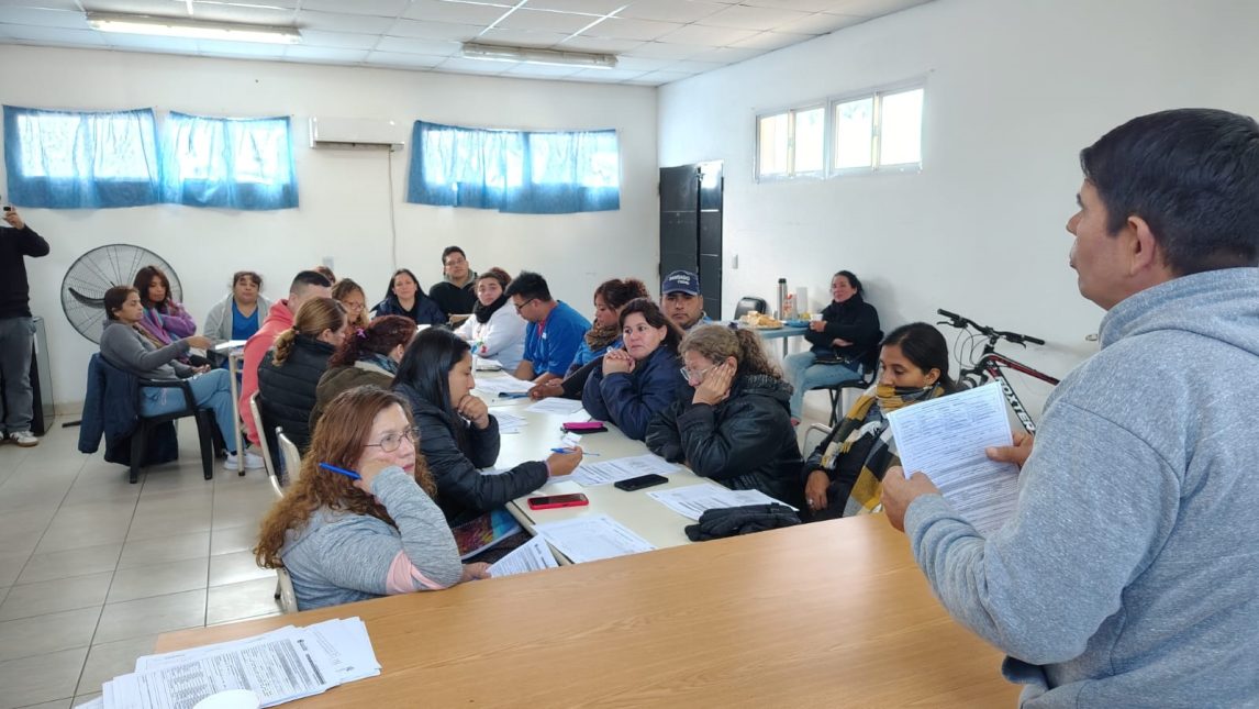 Agentes de los Centros de Salud municipal continúan con su capacitación en estrategias de prevención del dengue