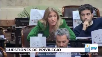 VIDEO | Durísimo cruce entre la diputada K, Florencia Carignano, con Milman y legisladoras de LLA