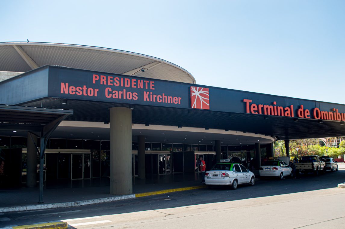 Urgente: Hallaron sin vida a un pasajero en un colectivo en la Terminal de Santiago del Estero