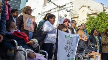 Marcha por la inclusión: familias y profesionales reclamaron por los derechos de las personas con discapacidad en la Plaza Libertad