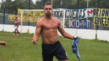 Video: un jugador se descompensó y murió en pleno partido de la liga chaqueña