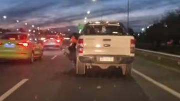 VIDEO | Un control de tránsito terminó con un policía herido tras la fuga de un conductor ebrio
