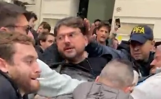 Juan Grabois fue detenido en el Instituto Juan Domingo Perón: reclamaba por su cierre