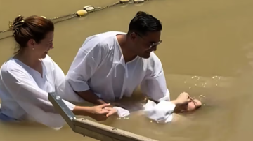 Una diputada libertaria se fue de viaje a Medio Oriente para bautizarse en el Río Jordán: “Él único rey es Jesucristo”