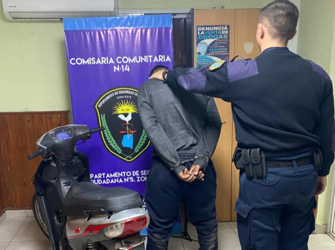 Un hombre con pedido de detención fue capturado con una moto robada en La Banda