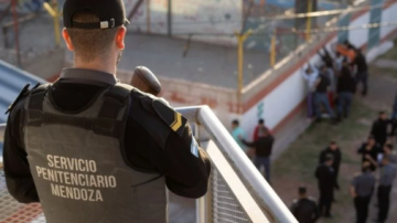 Lo denunciaron por abuso y se suicidó frente a la Policía cuando iba a ser detenido